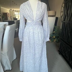 Elegant Women's Maxi Dress with Belted Waist - White Floral